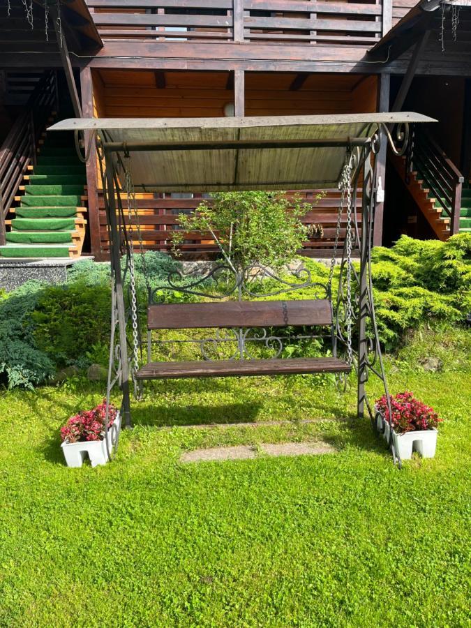 Central Courtyard Славске Екстериор снимка