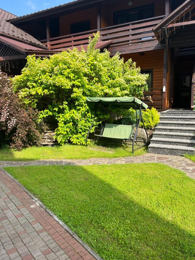 Central Courtyard Славске Екстериор снимка