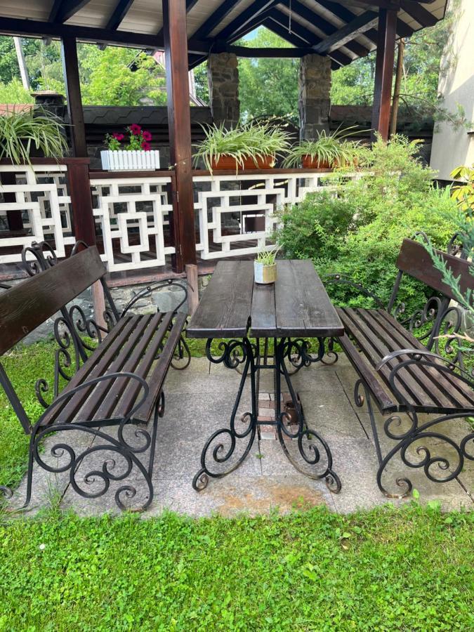 Central Courtyard Славске Екстериор снимка